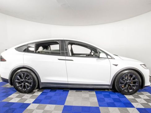 Used 2023 Tesla Model X image 4