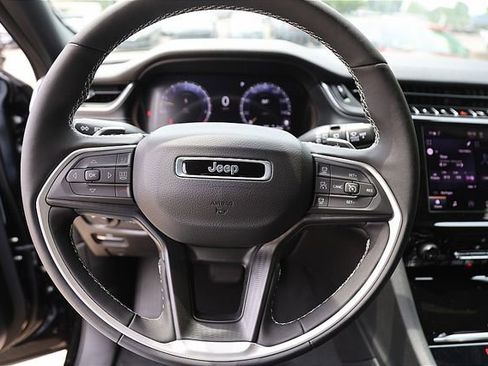 New 2025 Jeep Grand Cherokee L Altitude image 19