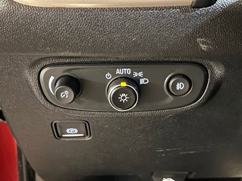Used 2018 GMC Terrain Denali w/ Advanced Safety Package AWD/4WD image 17