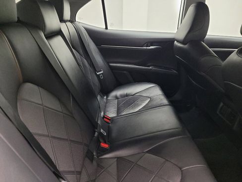 Used 2019 Toyota Camry XLE image 19