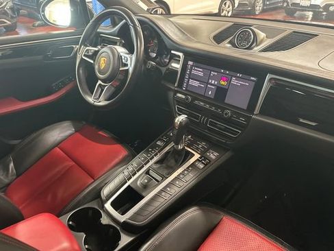 Used 2021 Porsche Macan AWD/4WD image 19