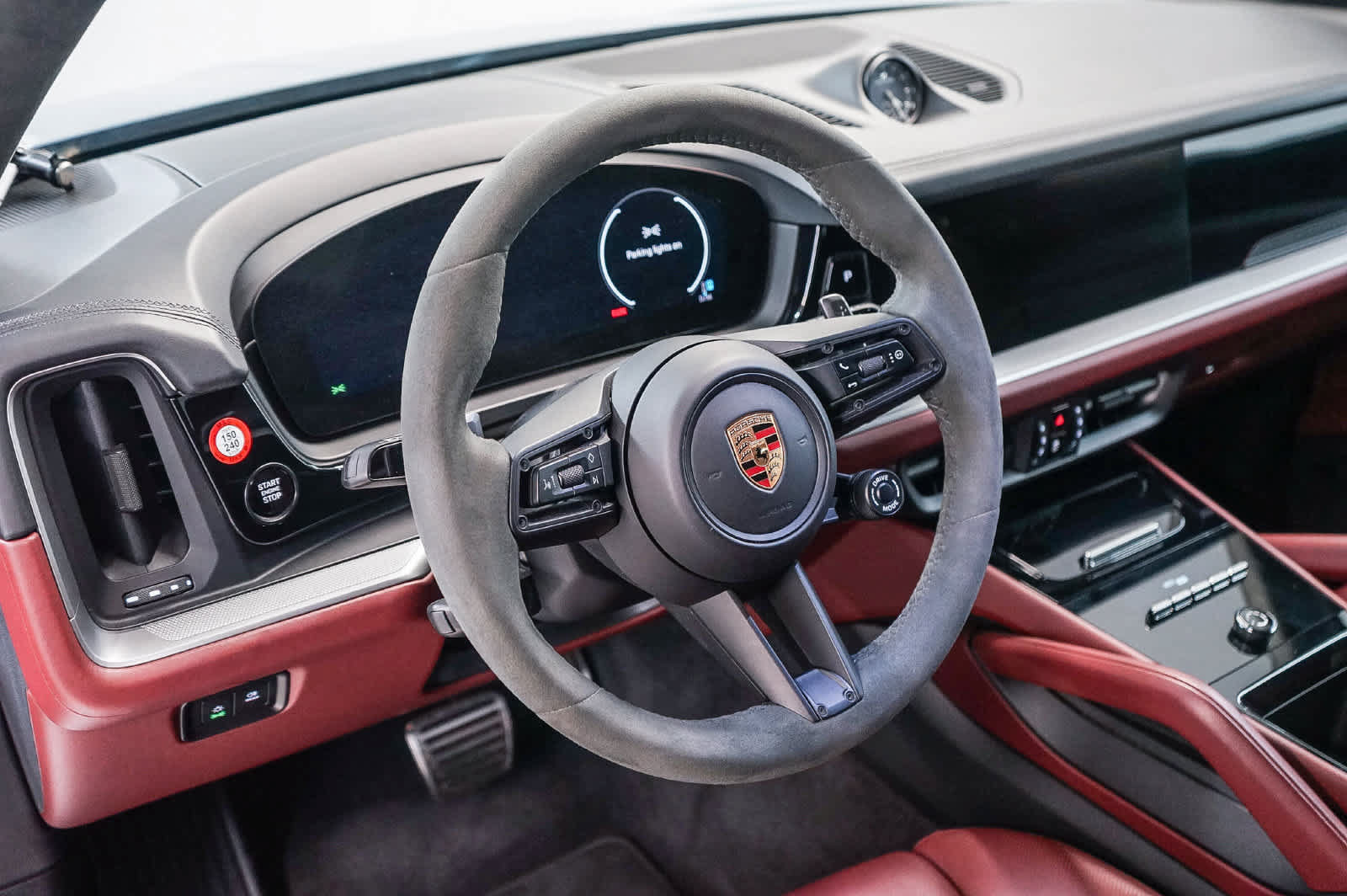 Certified 2024 Porsche Cayenne S AWD/4WD image 4