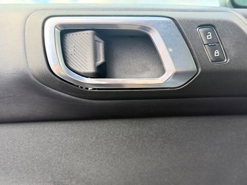 Used 2025 Ford Bronco Badlands AWD/4WD image 19
