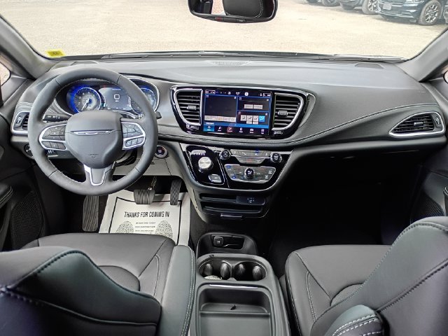New 2027 Chrysler Pacifica Select FWD image 9