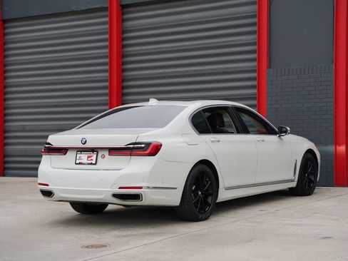 Used 2020 BMW 740i xDrive w/ Cold Weather Package image 11