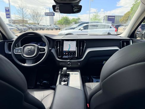 Certified 2025 Volvo XC60 B5 Plus image 17