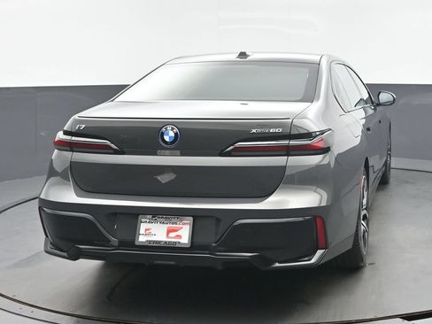 Used 2023 BMW i7 xDrive60 AWD/4WD image 4