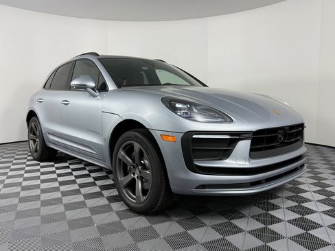 Certified 2026 Porsche Macan AWD/4WD image 7