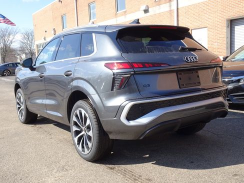 New 2026 Audi Q3 quattro 2.0T image 3