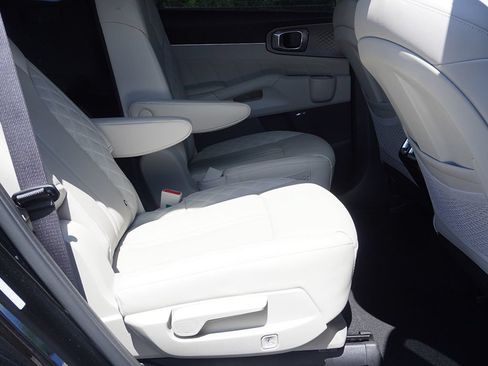 Used 2025 Kia Sorento SX Prestige AWD/4WD image 40