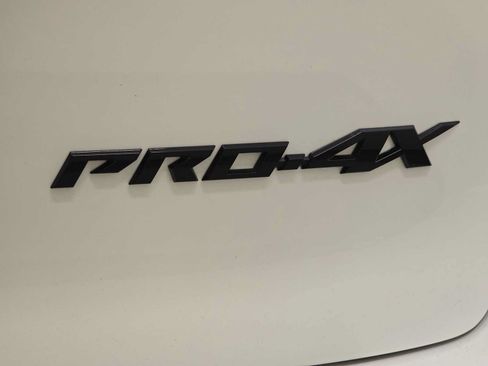 Used 2025 Nissan Armada PRO-4X AWD/4WD image 7