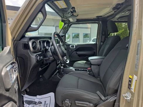 Used 2020 Jeep Gladiator Sport w/ Quick Order Package 23S AWD/4WD image 13