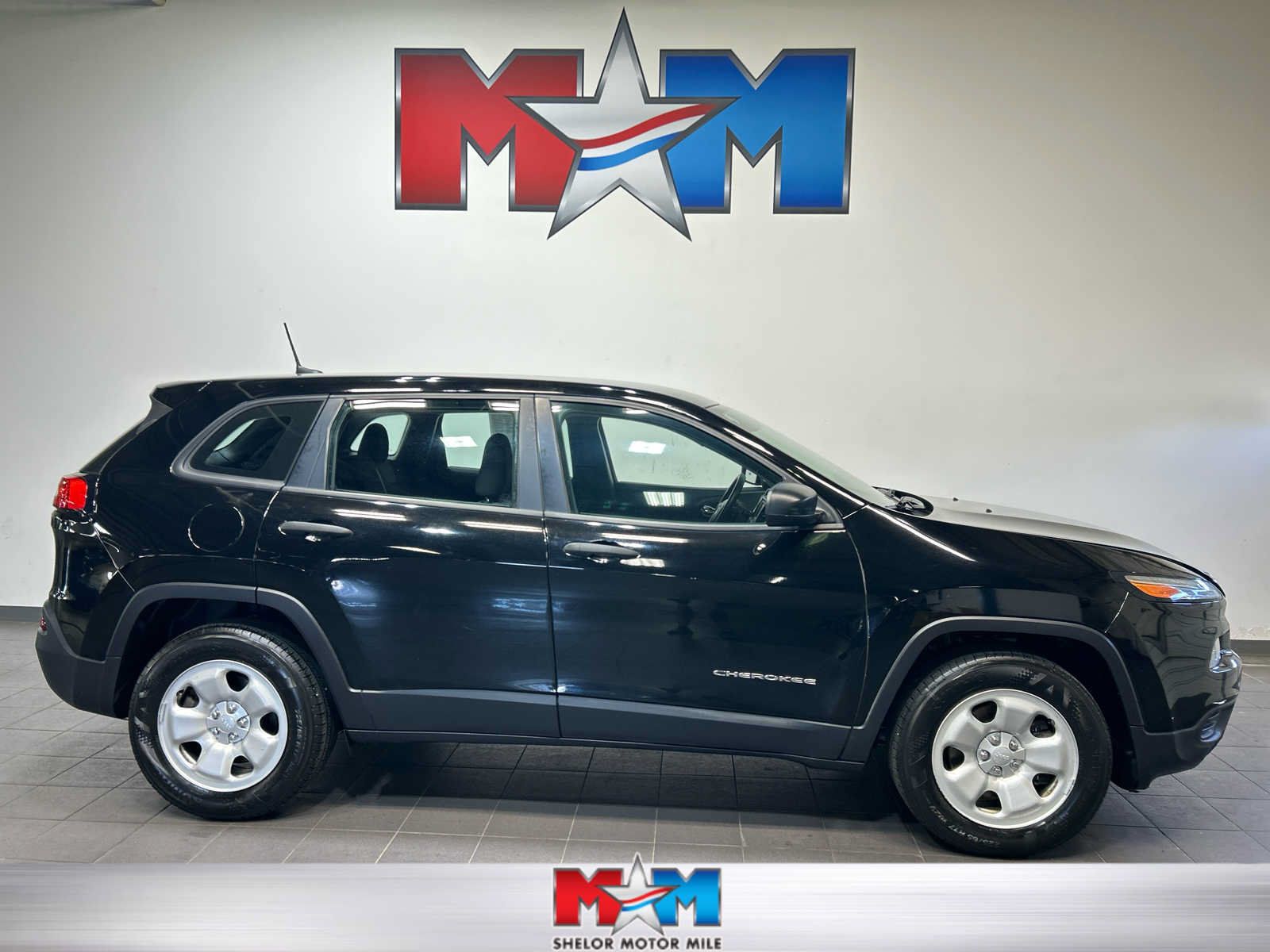 Used 2017 Jeep Cherokee Sport AWD/4WD image 1