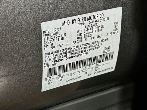 Used 2023 Ford Explorer XLT w/ Equipment Group 202A AWD/4WD image 21