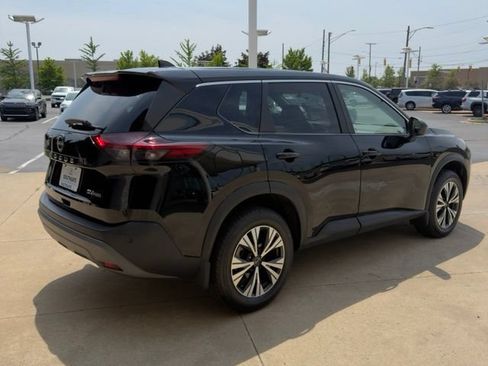 Used 2023 Nissan Rogue SV AWD/4WD image 5
