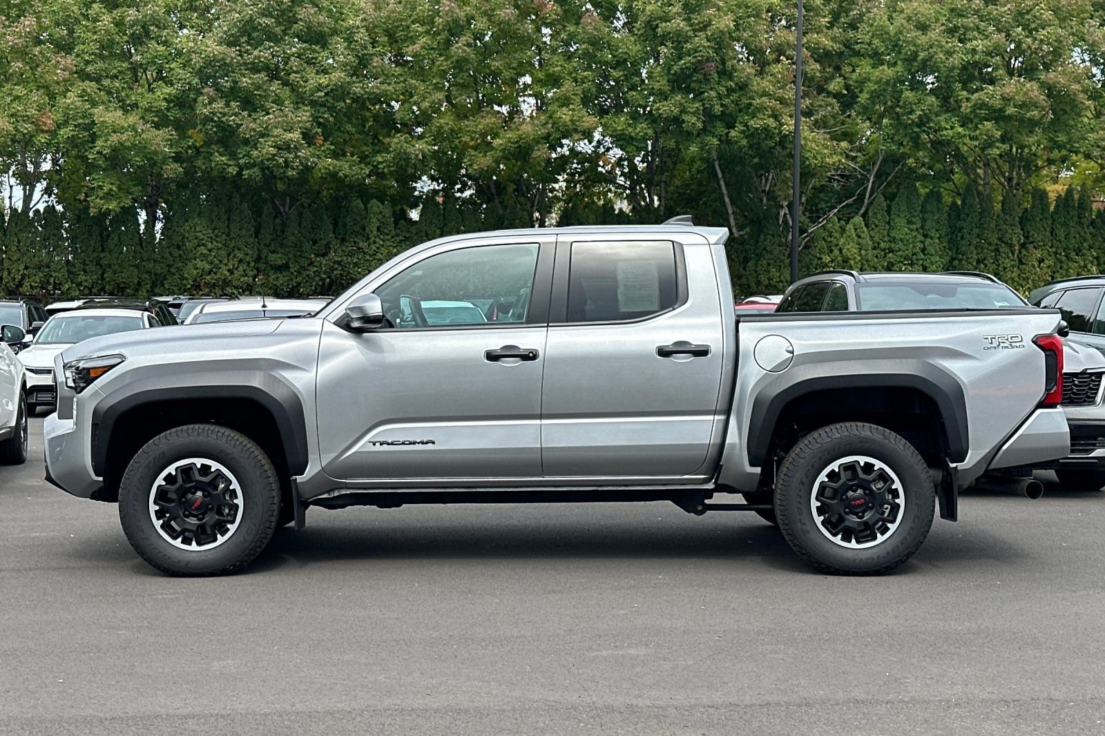 Used 2024 Toyota Tacoma TRD Off-Road w/ TRD Off Road Upgrade Package AWD/4WD image 7