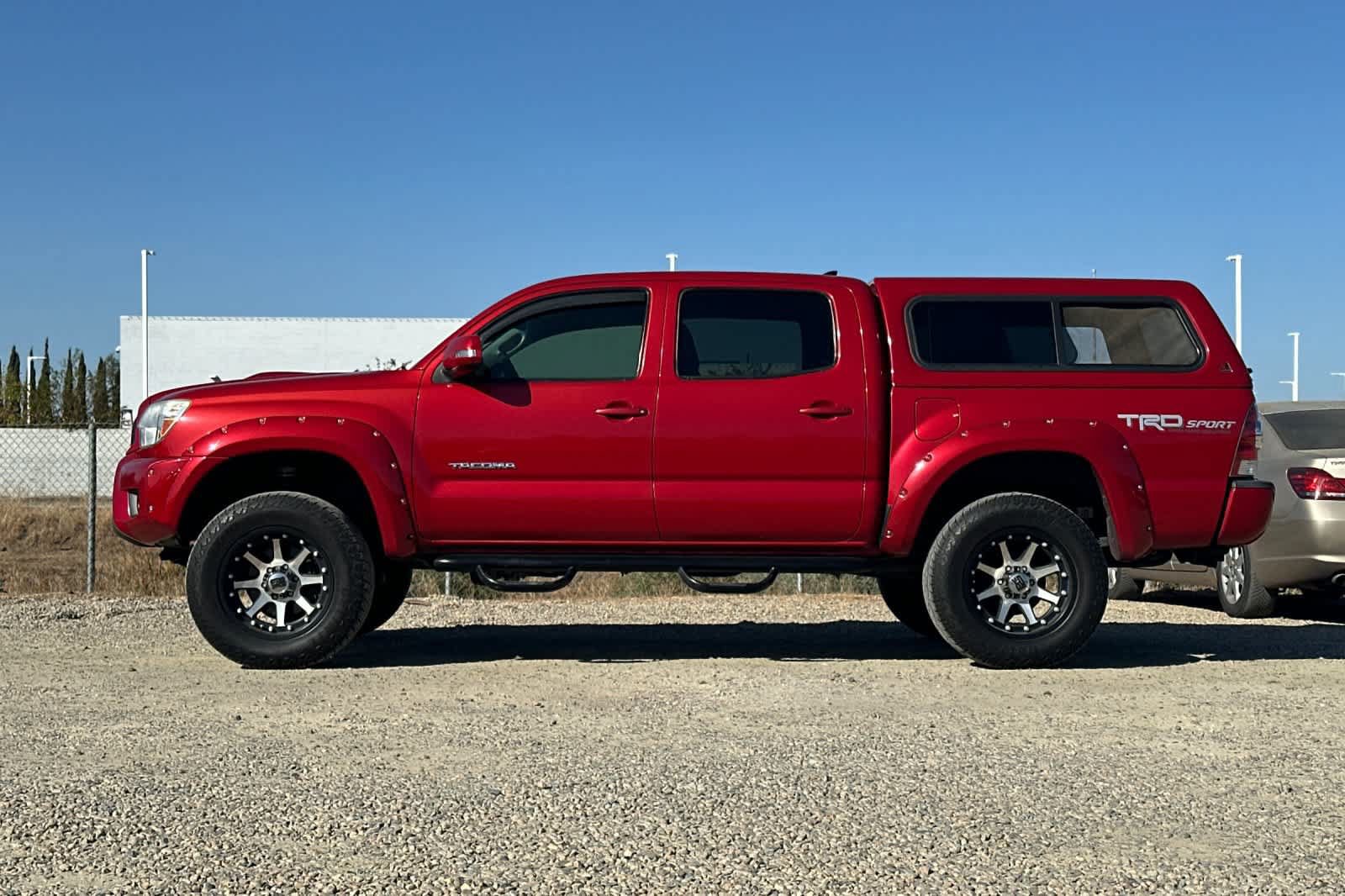 Used 2015 Toyota Tacoma 4x4 Double Cab w/ TRD Sport Package image 6