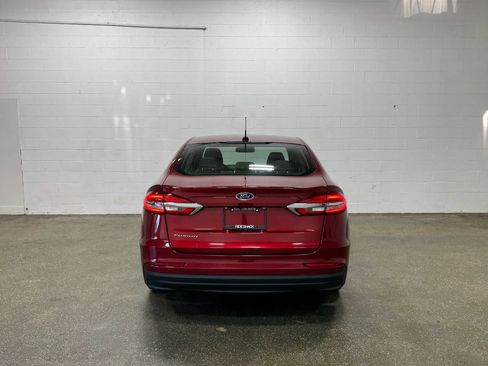 Used 2019 Ford Fusion S FWD image 4