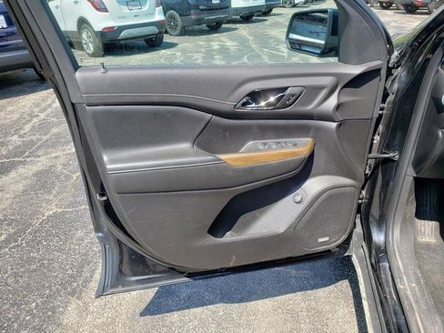 Used 2019 GMC Acadia SLE w/ LPO, Floor Liner Package AWD/4WD image 13
