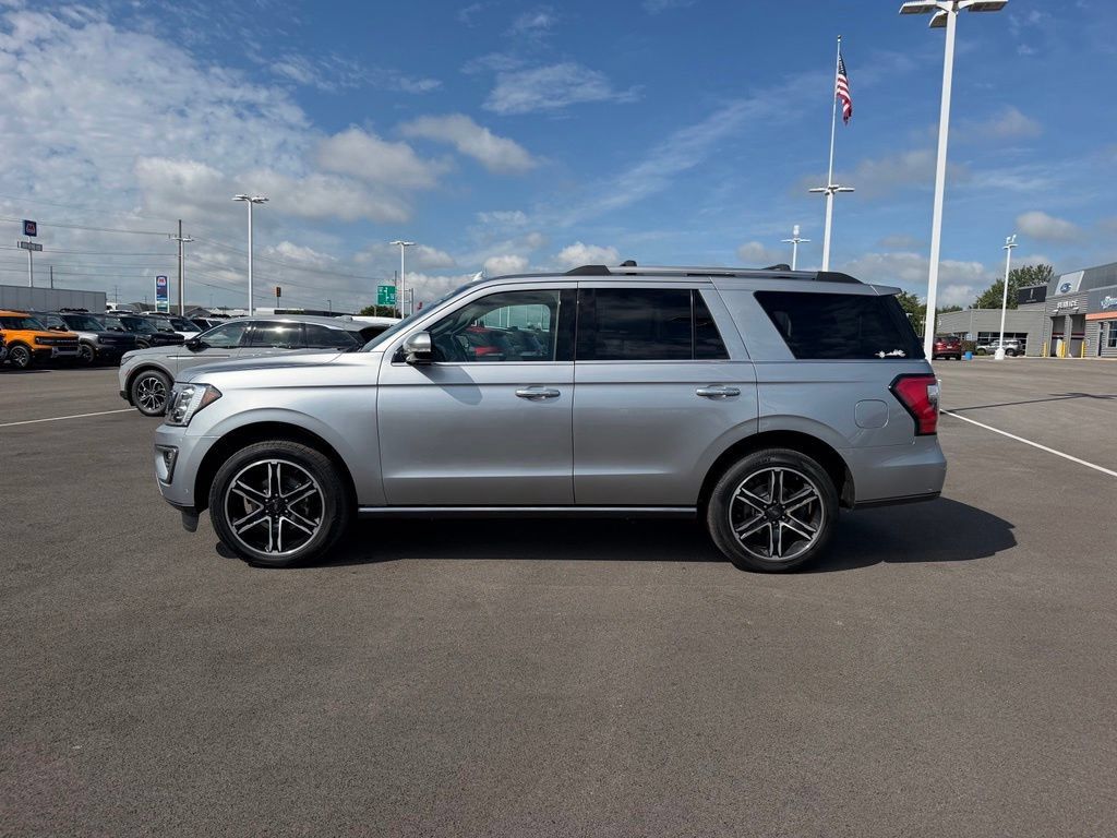 Used 2021 Ford Expedition Limited AWD/4WD image 9