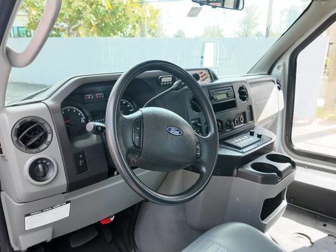 Used 2010 Ford E-450 and Econoline 450 Super Duty image 7