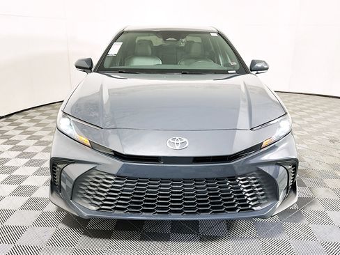 Used 2025 Toyota Camry SE FWD image 8