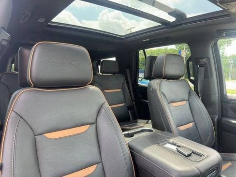 Used 2023 GMC Yukon AT4 w/ Technology Package AWD/4WD image 9