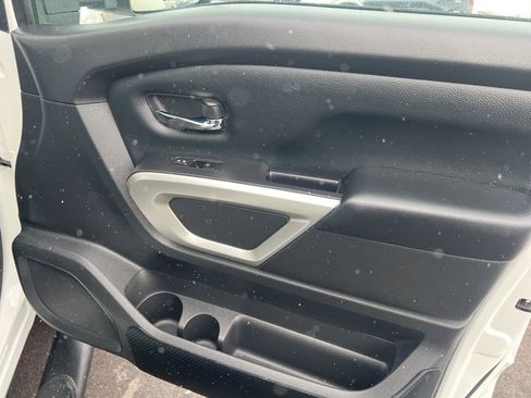 Certified 2021 Nissan Titan SV w/ SV Convenience Package image 21