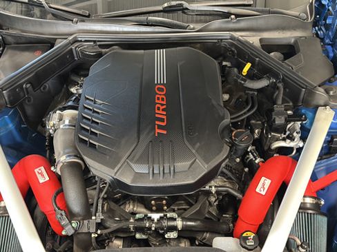 Used 2018 Kia Stinger GT2 AWD/4WD image 30