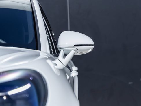 Certified 2026 Porsche Macan AWD/4WD image 18