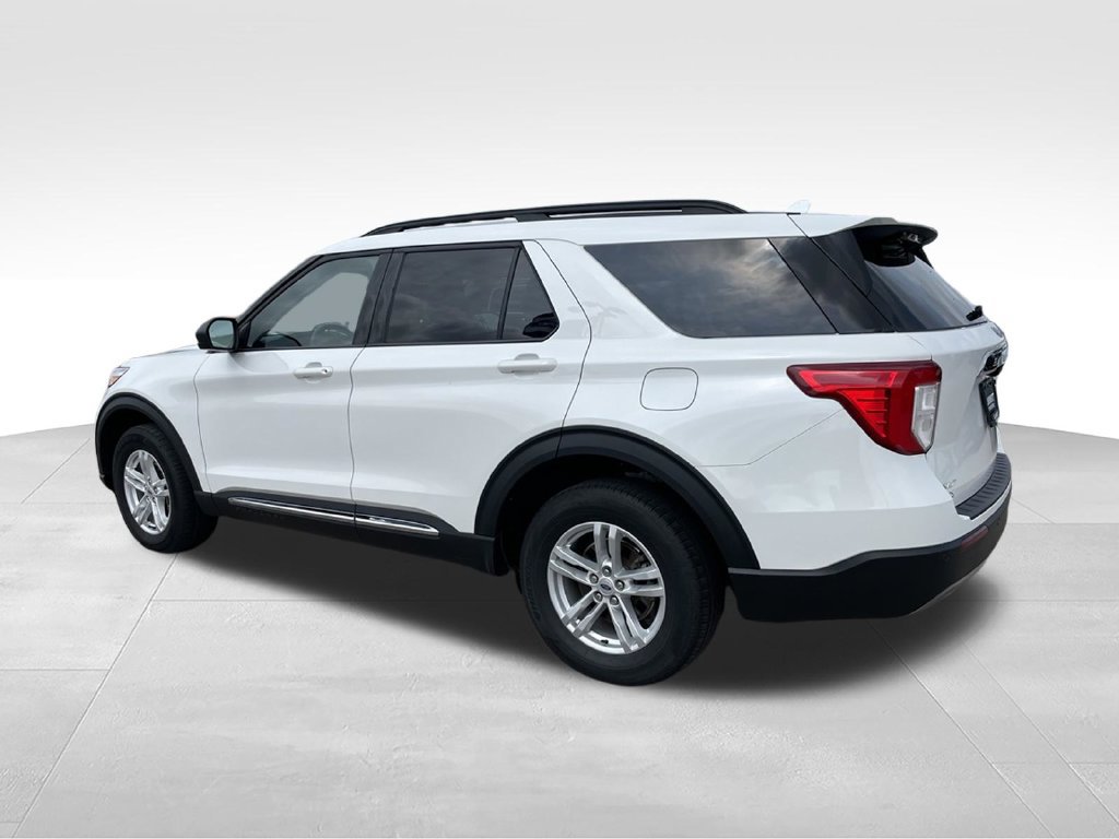 Used 2024 Ford Explorer XLT w/ Equipment Group 202A AWD/4WD image 6