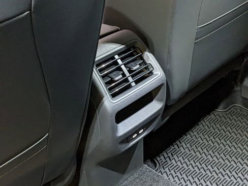 New 2026 Volkswagen Tiguan SE AWD/4WD image 24