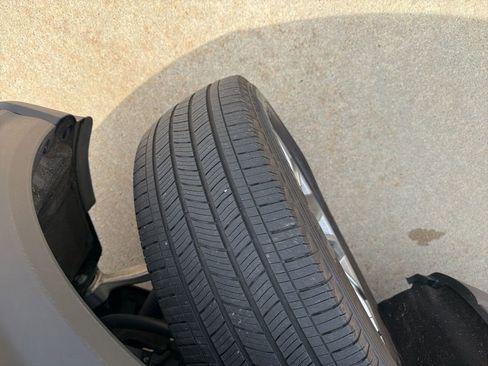 Used 2023 Ford Explorer XLT w/ Equipment Group 202A image 32