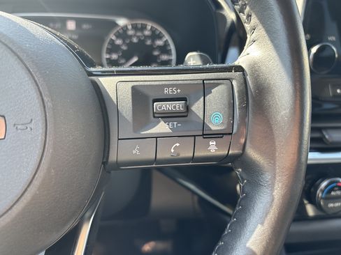 Used 2023 Nissan Pathfinder SL w/ Black Appearance Package AWD/4WD image 26