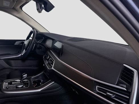 Used 2022 BMW X7 xDrive40i w/ Parking Assistance Package image 30