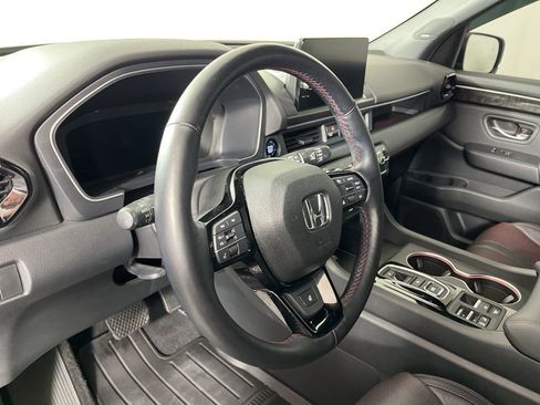 Certified 2025 Honda Pilot Black Edition image 27