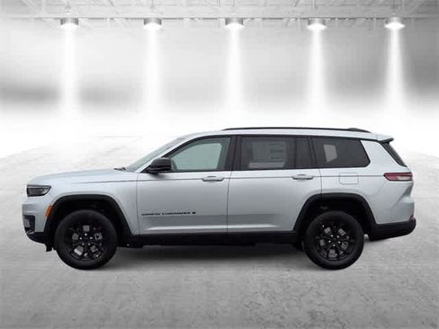 New 2025 Jeep Grand Cherokee L Altitude image 5