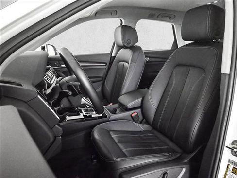 Used 2023 Audi Q5 2.0T Premium w/ Convenience Package image 17