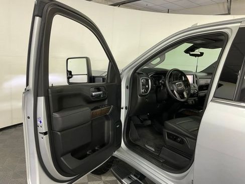 Used 2021 GMC Sierra 2500 Denali w/ Denali Ultimate Package image 28