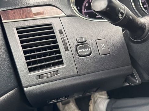 Used 2012 Toyota Avalon Limited image 20