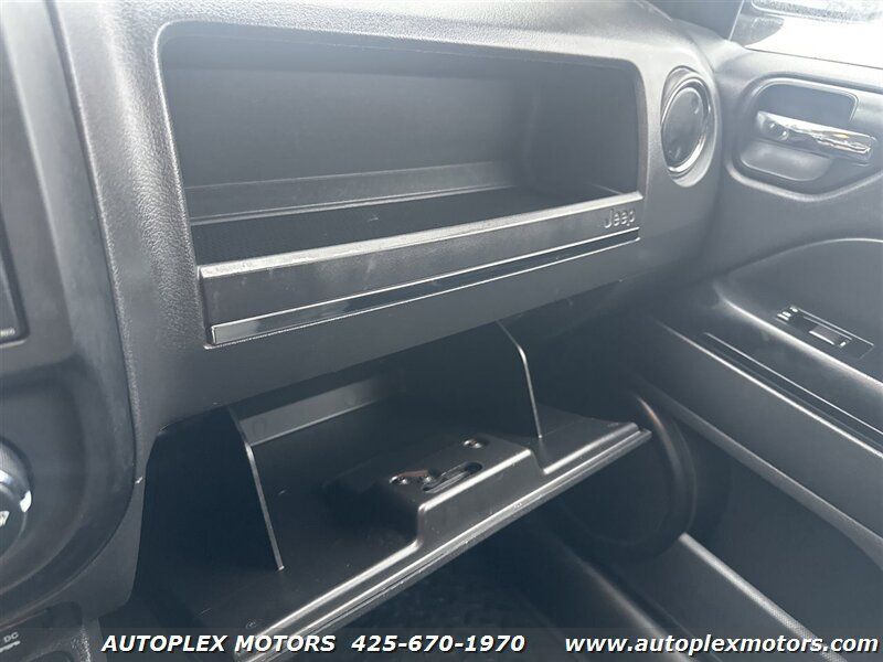 Used 2013 Jeep Compass Sport w/ All Weather Capability Group AWD/4WD image 23