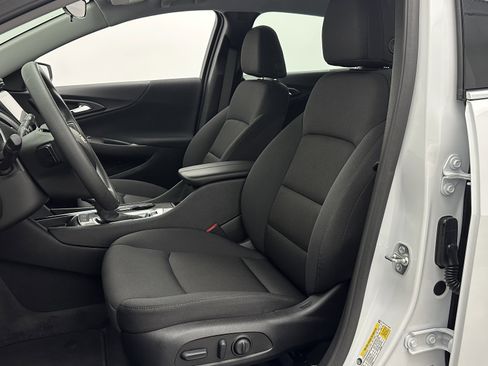 Used 2025 Chevrolet Malibu LT image 25