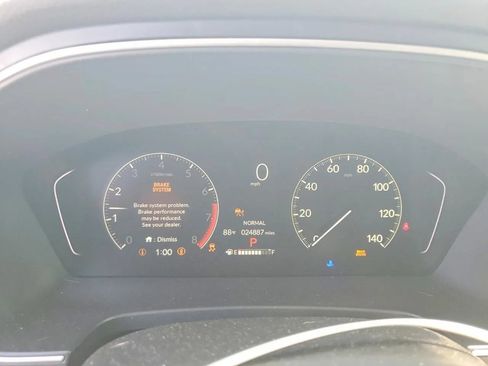 Used 2025 Honda Pilot Touring image 9