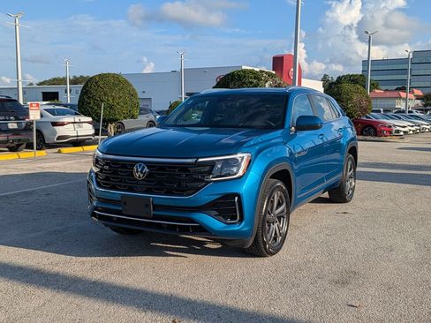 Certified 2024 Volkswagen Atlas Cross Sport SEL R-Line AWD/4WD image 2