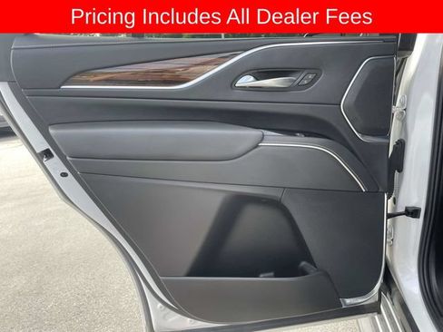 Used 2022 Cadillac Escalade Premium Luxury AWD/4WD image 18
