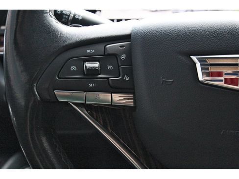 Used 2023 Cadillac Escalade Premium Luxury AWD/4WD image 13