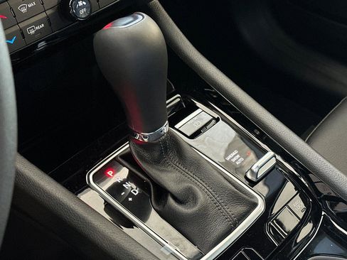 New 2026 Jeep Compass Latitude image 18