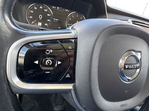 Used 2017 Volvo XC90 T6 Momentum w/ Vision Package AWD/4WD image 28
