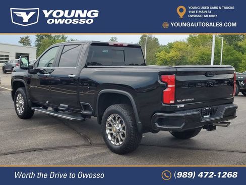 Used 2026 Chevrolet Silverado 2500 LT w/ Z71 Chrome Sport Edition AWD/4WD image 4