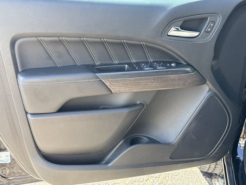 Used 2022 GMC Canyon Denali w/ Denali Black Edition Package RWD image 10
